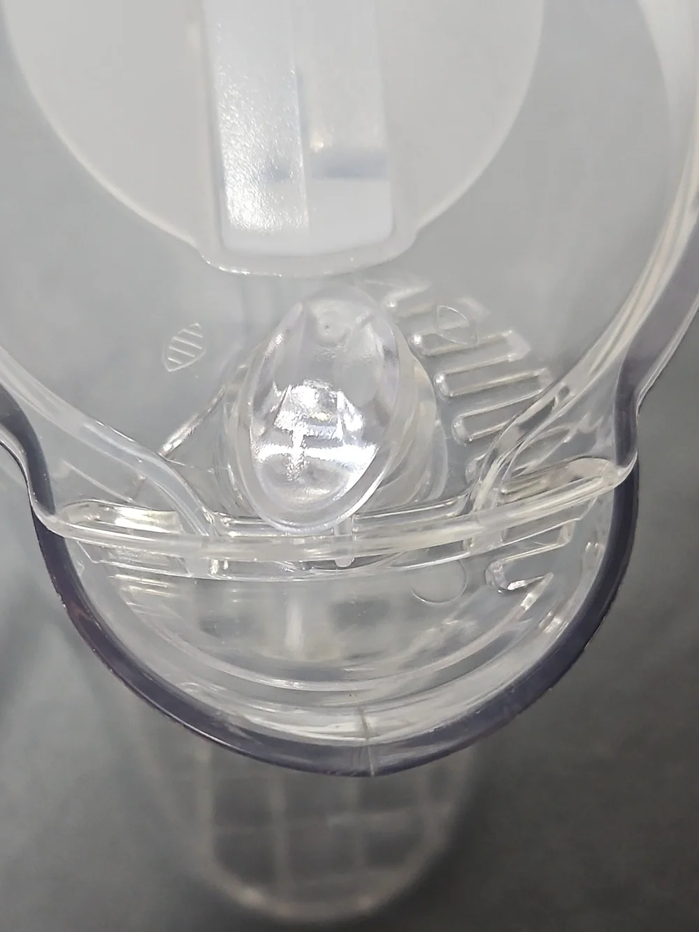 Pampered Chef Clear Plastic Pitcher with Handle and Lid - Clear